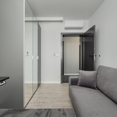 Luksusowy Apartament Z 3 Sypialniami, Klimatyzacja, Parkingiem I Biurkiem We Wroclawiu By Renters Prestige Kültér fotó