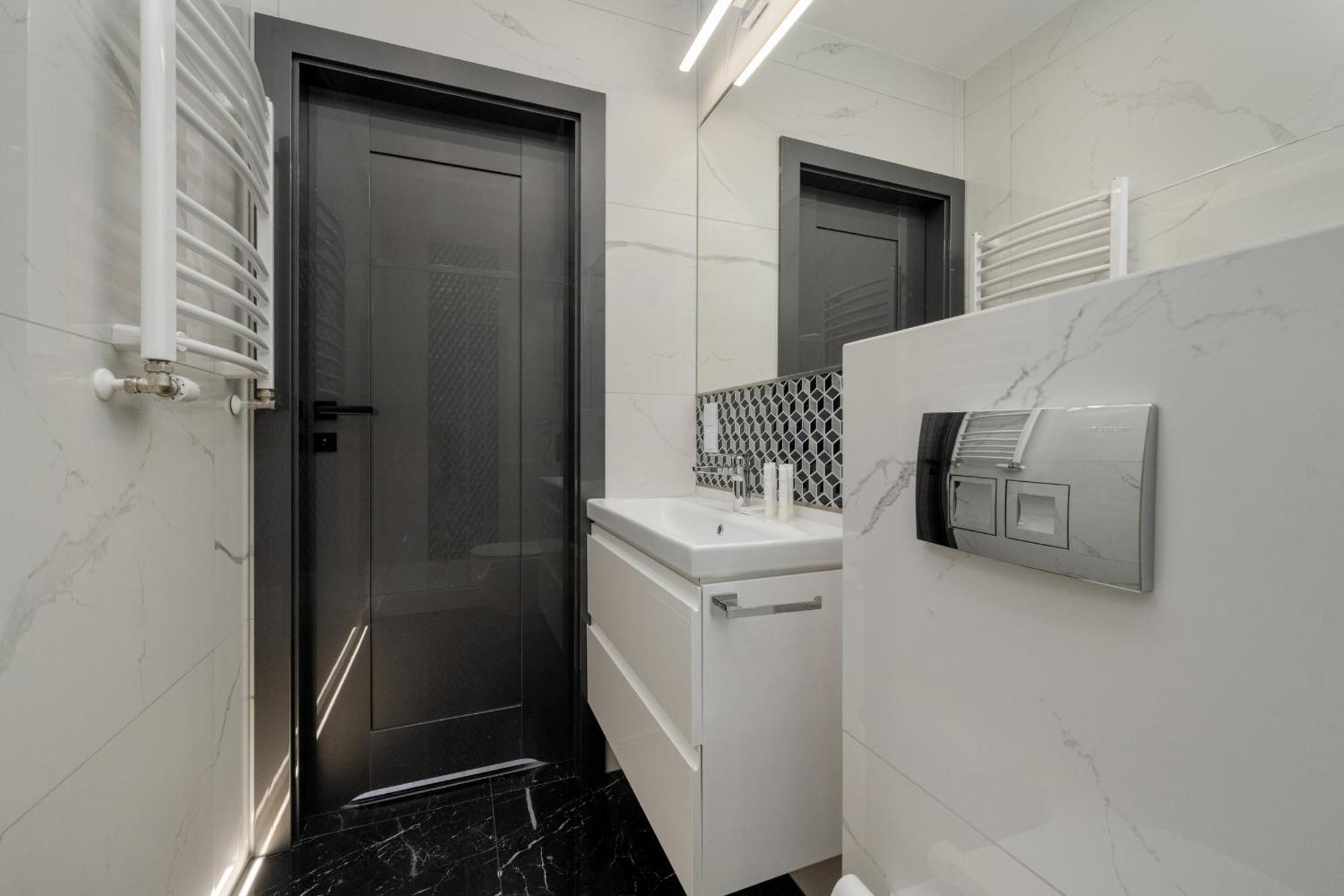 Luksusowy Apartament Z 3 Sypialniami, Klimatyzacja, Parkingiem I Biurkiem We Wroclawiu By Renters Prestige Kültér fotó