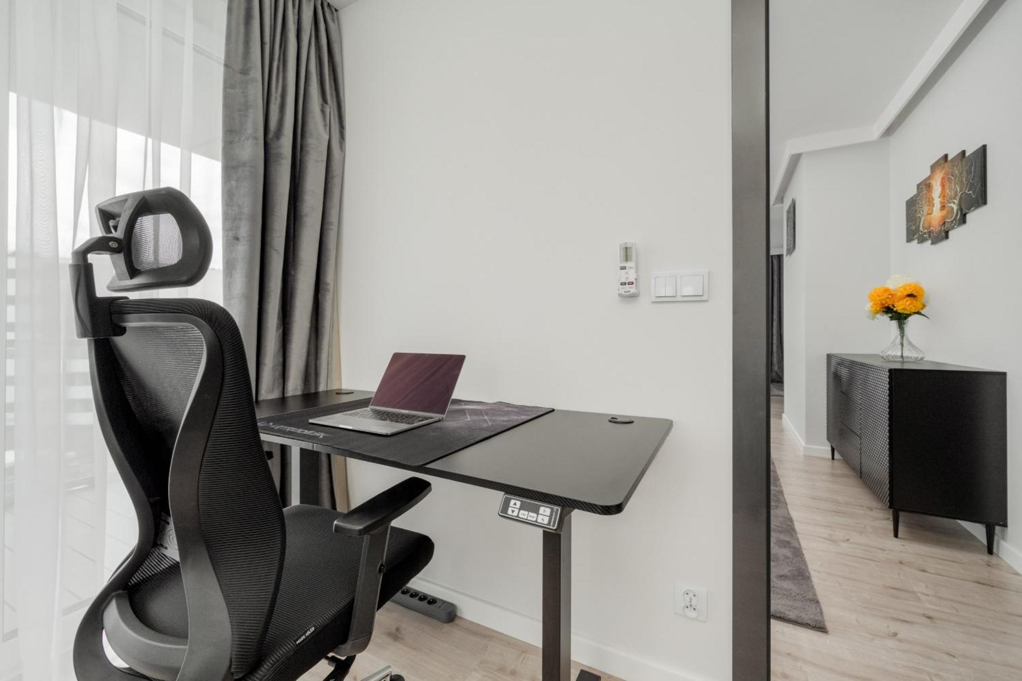 Luksusowy Apartament Z 3 Sypialniami, Klimatyzacja, Parkingiem I Biurkiem We Wroclawiu By Renters Prestige Kültér fotó