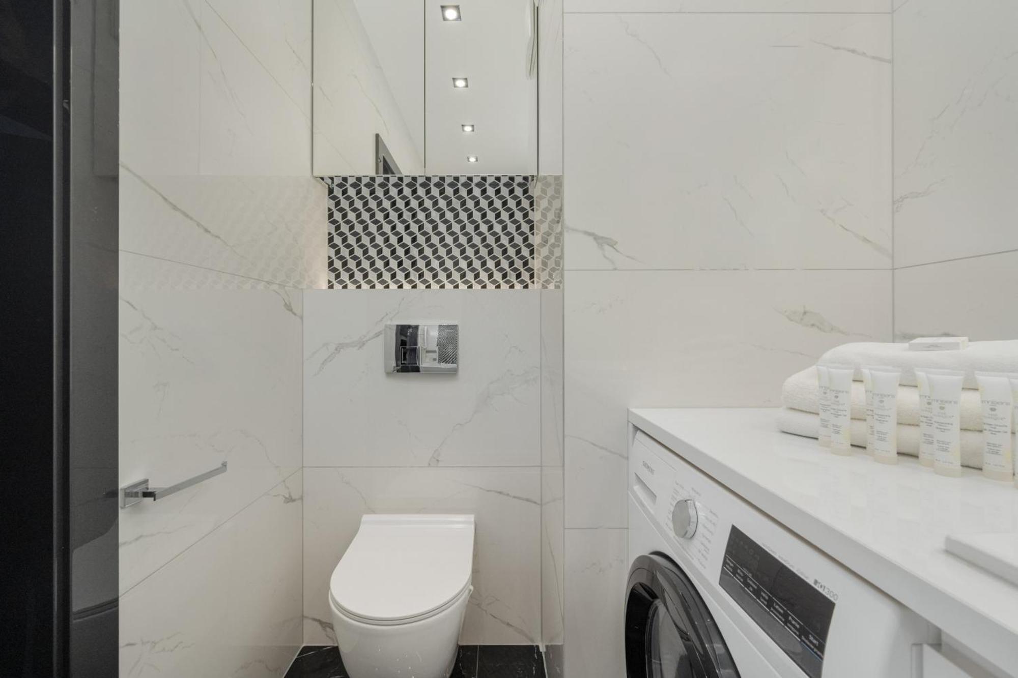 Luksusowy Apartament Z 3 Sypialniami, Klimatyzacja, Parkingiem I Biurkiem We Wroclawiu By Renters Prestige Kültér fotó