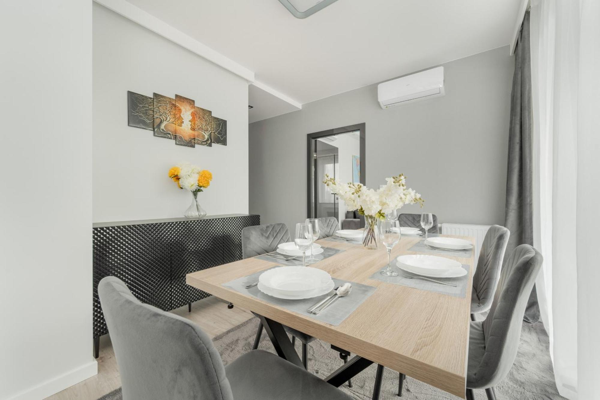 Luksusowy Apartament Z 3 Sypialniami, Klimatyzacja, Parkingiem I Biurkiem We Wroclawiu By Renters Prestige Kültér fotó