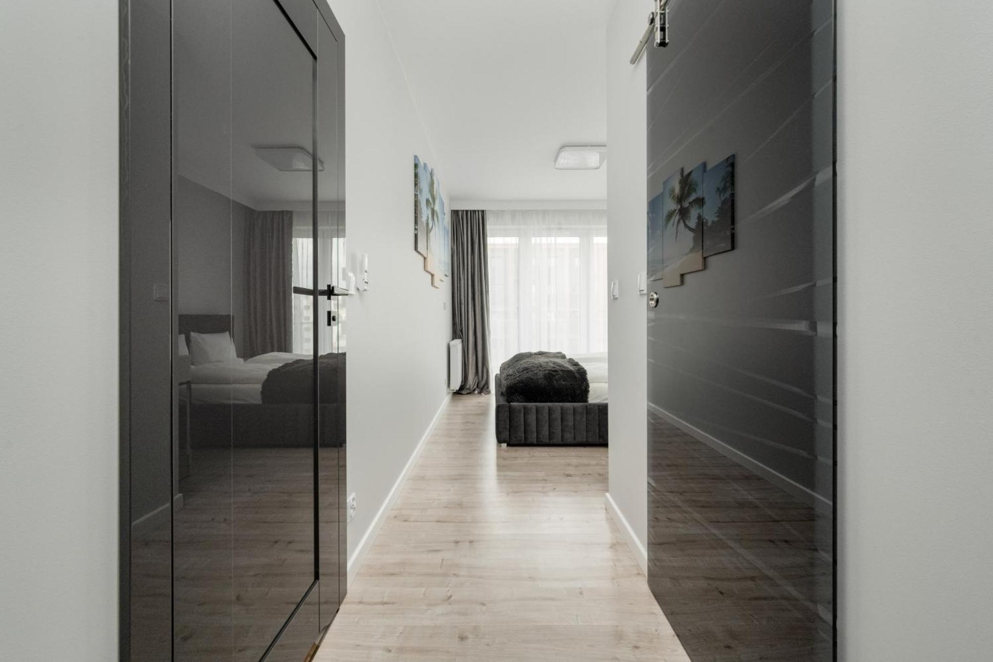 Luksusowy Apartament Z 3 Sypialniami, Klimatyzacja, Parkingiem I Biurkiem We Wroclawiu By Renters Prestige Kültér fotó