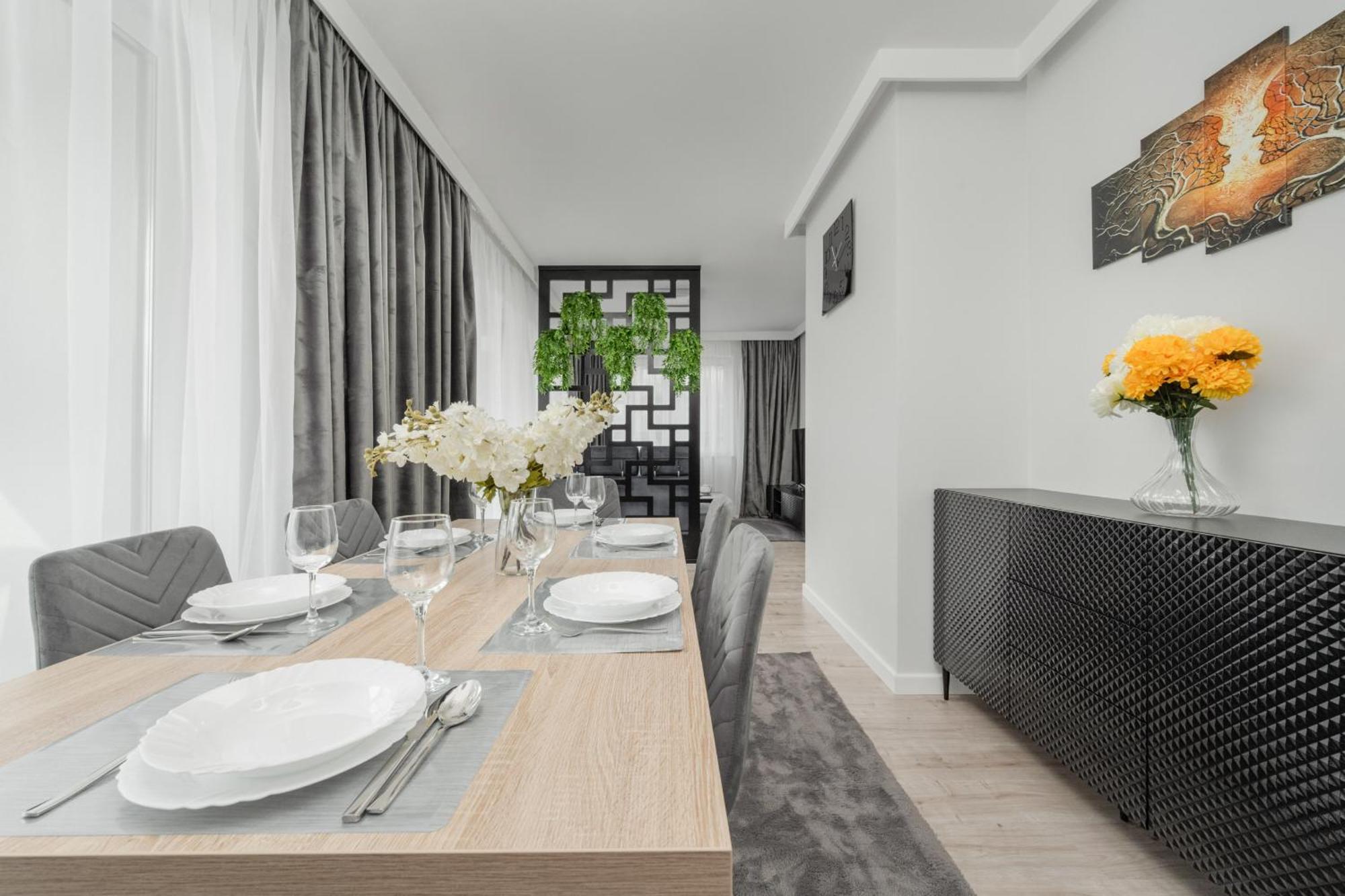 Luksusowy Apartament Z 3 Sypialniami, Klimatyzacja, Parkingiem I Biurkiem We Wroclawiu By Renters Prestige Kültér fotó