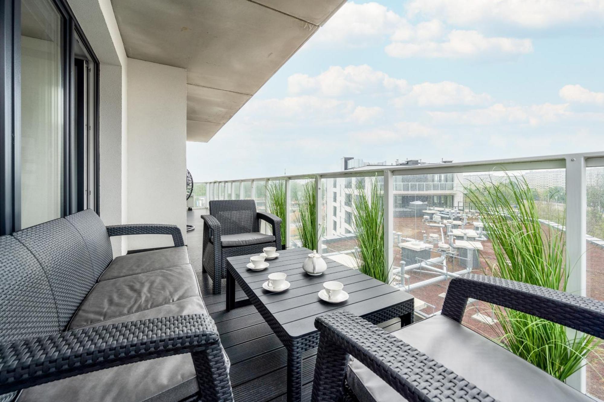 Luksusowy Apartament Z 3 Sypialniami, Klimatyzacja, Parkingiem I Biurkiem We Wroclawiu By Renters Prestige Kültér fotó